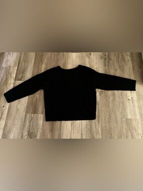 Uniqlo - Black Fuzzy Crewneck Sweater - S